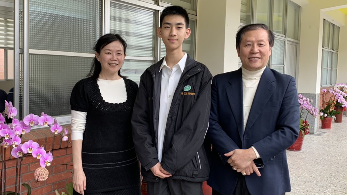 高一1班楊子儀同學順利錄取美國交換學生資格