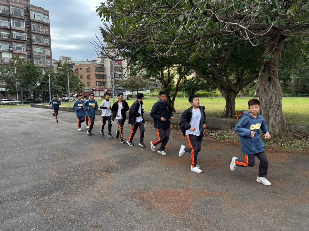 國中班際大隊接力